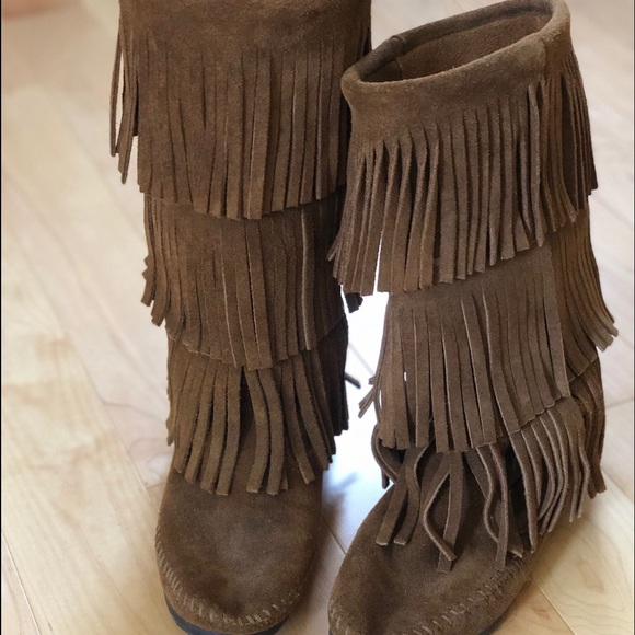 Minnetonka 3-layer fringe boot - Picture 2 of 3